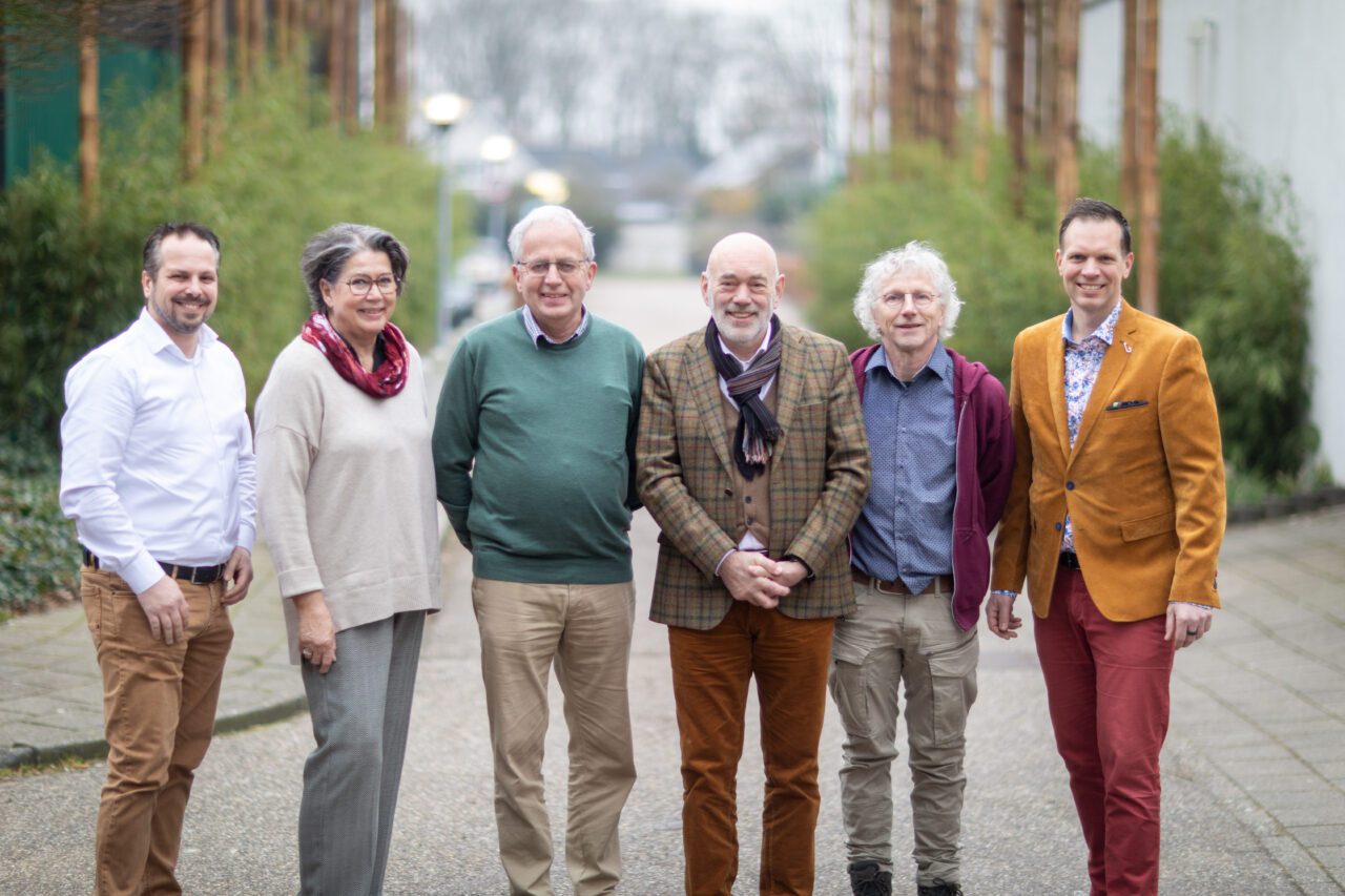 NBV blijft in beweging: samenwerking, nieuwe leraren en ambassadeurs, gesprekken met besturen en initiatieven voor bijen en biodiversiteit.
